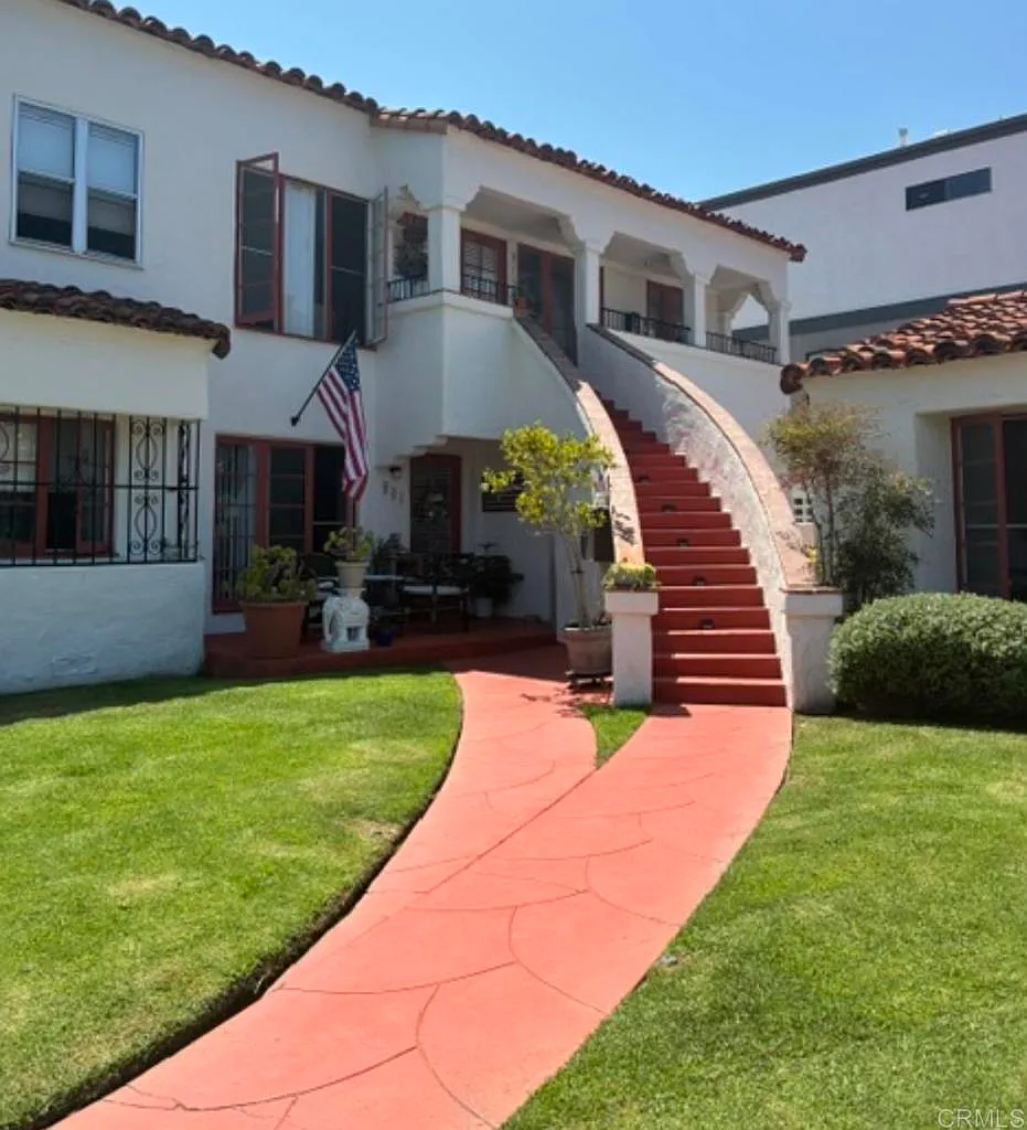 2 bed, 800 sqft, $3,500 — Photo 1
