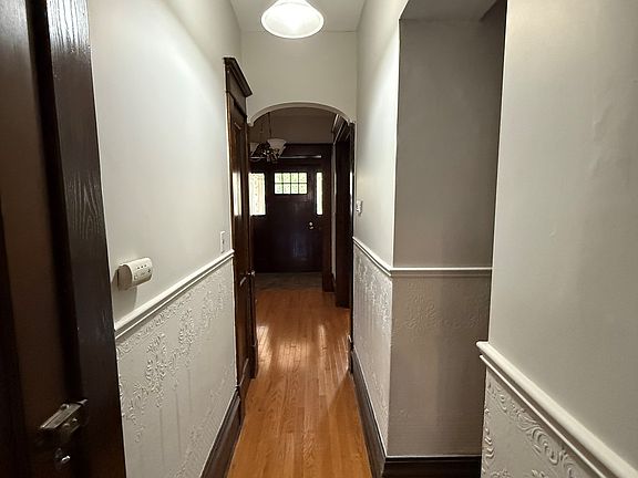 5th image of 61 Paisley St