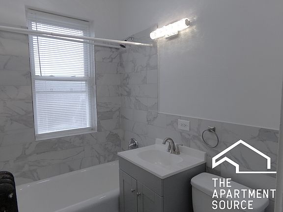 2nd image of 7600 N Greenview Ave APT 307