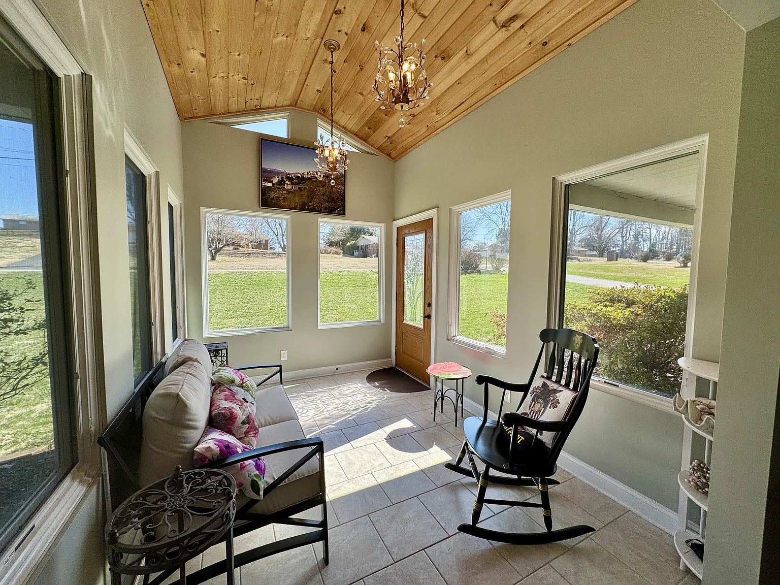 891 Leona Drive - 1 — Photo 4