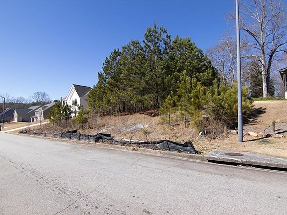 3rd image of 93 Five Oaks Dr