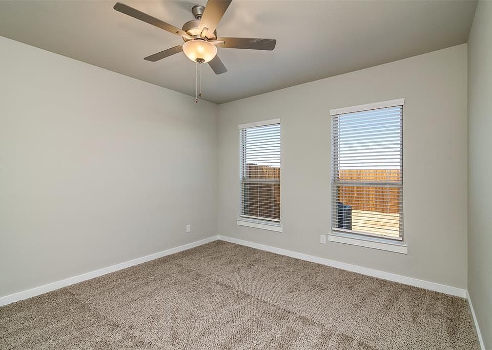 1st image of 645 Fallow Dr #645