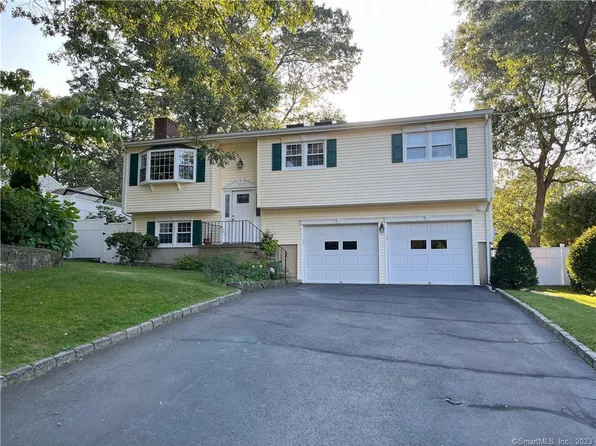 11 Camelot Drive, Norwalk, CT 06850