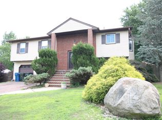 14 Charles Dr, Tinton Falls, NJ 07753
