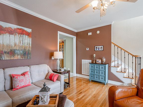 5th image of 273 Champagne Cir
