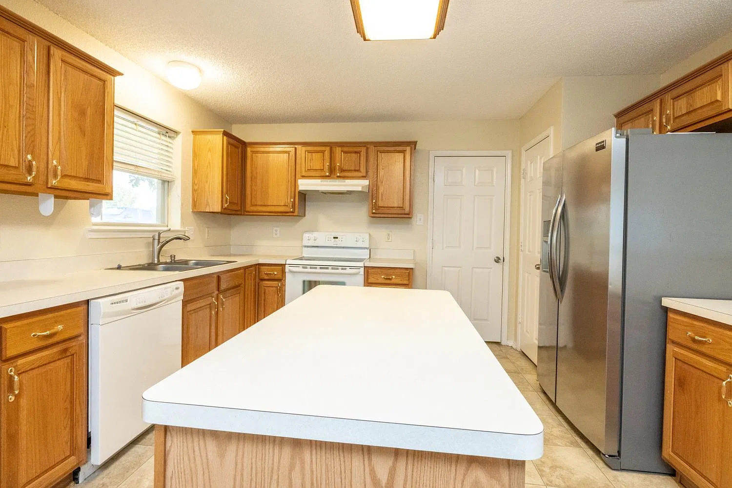 3 bed, 1800 sqft, $1,950 — Photo 4