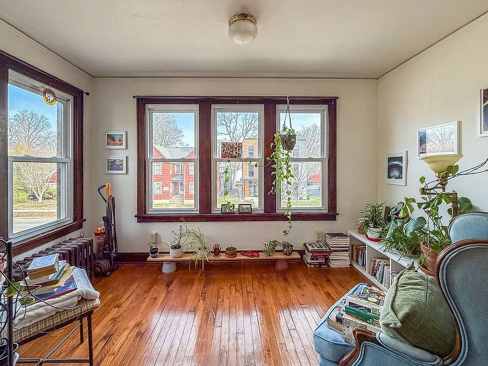 1st image of 407 W Green St #4