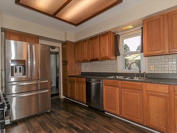 4th image of 506 E Dartmoor Ave