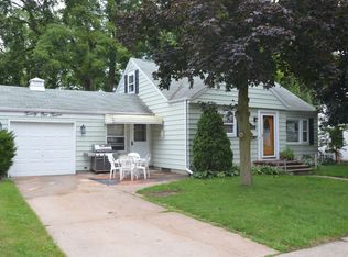 2112 N Alvin St, Appleton, WI 54911