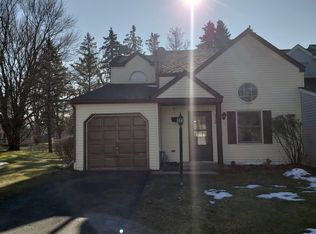 2440 Bridgewater Dr #2440, Woodstock, IL 60098