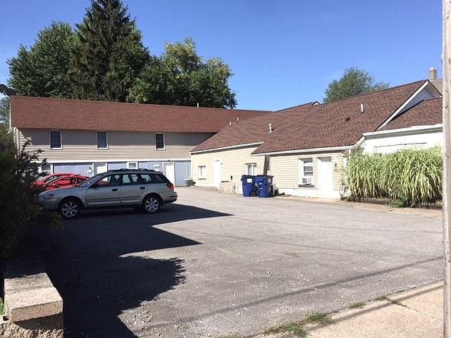1st image of 3034 Elmwood Ave APT 1