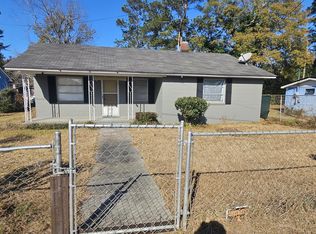 850 Hampton St, Elloree, SC 29047