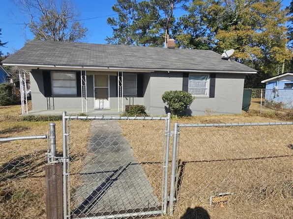 850 Hampton St, Elloree, SC 29047