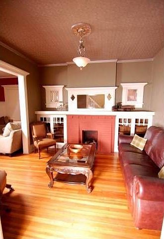 2nd image of 118 N Grant St