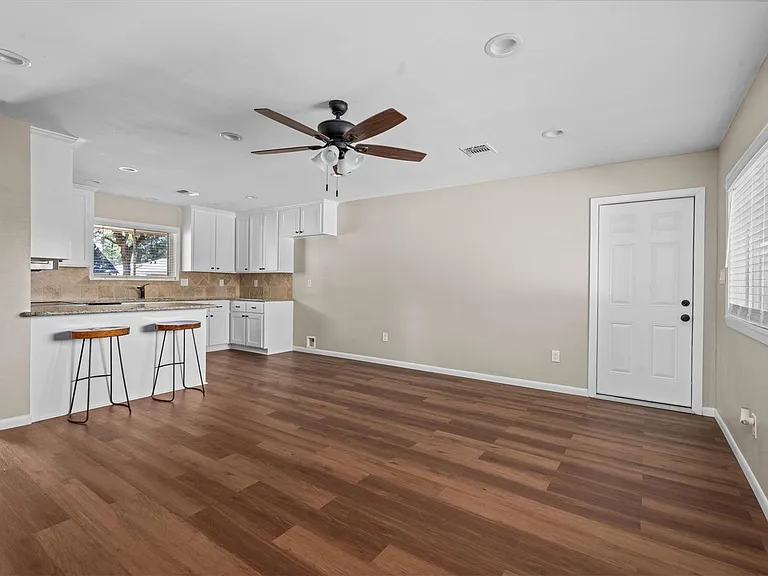 10030 Haddington Dr — Photo 9
