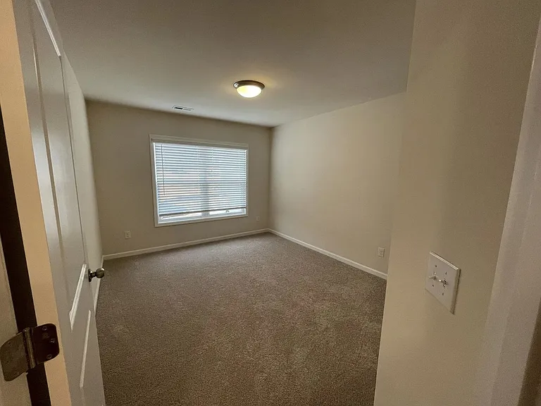 8099 Sheffield Dr — Photo 9