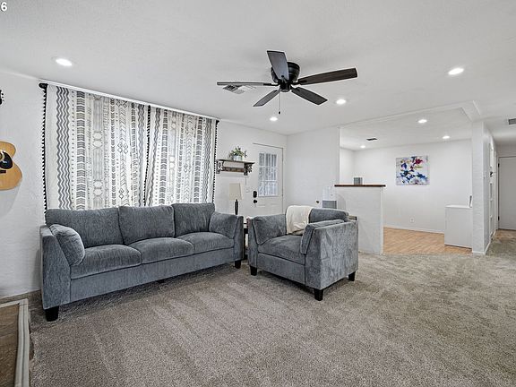 2nd image of 936 Quinalt St