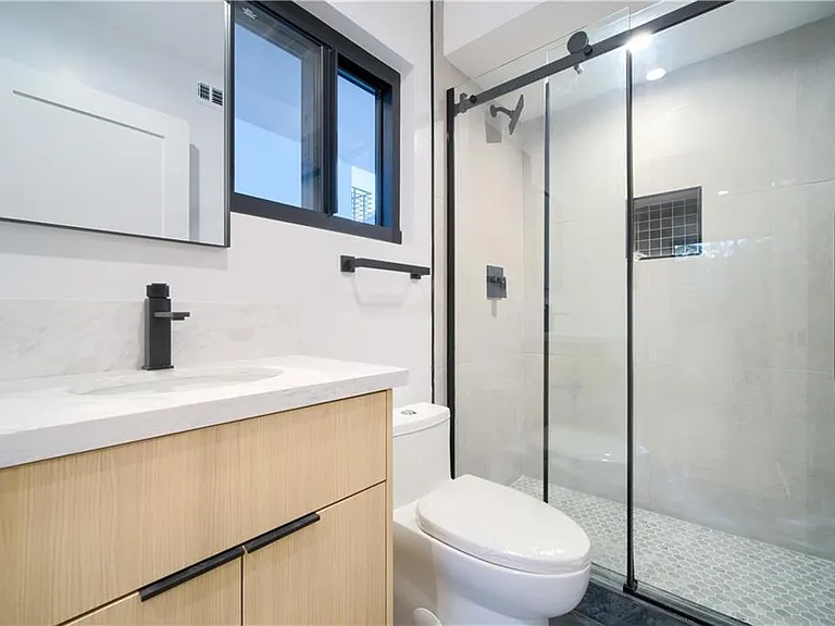 616 N Mariposa Ave — Photo 29