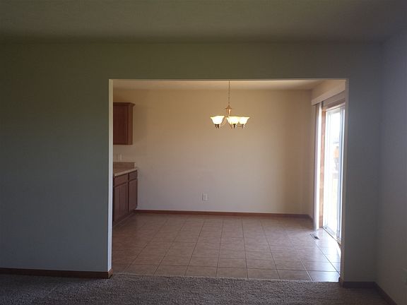 5th image of 4224 Sandhill Dr