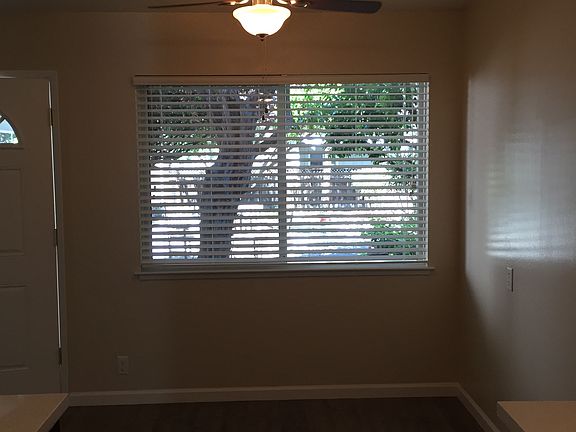 4th image of 40 Glen Eyrie Ave APT 05