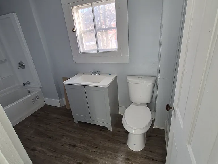 408 Keystone St #1 — Photo 9