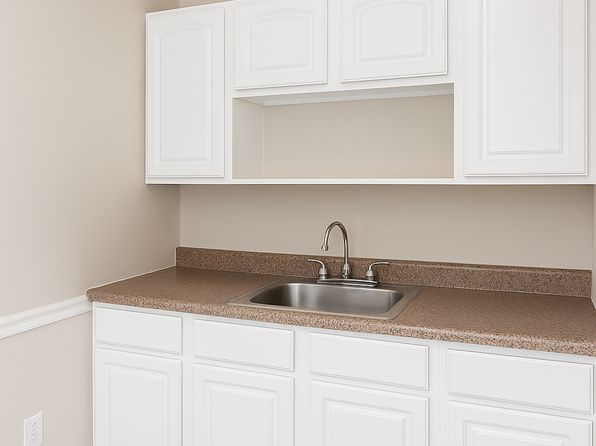 834 W State St APT 3