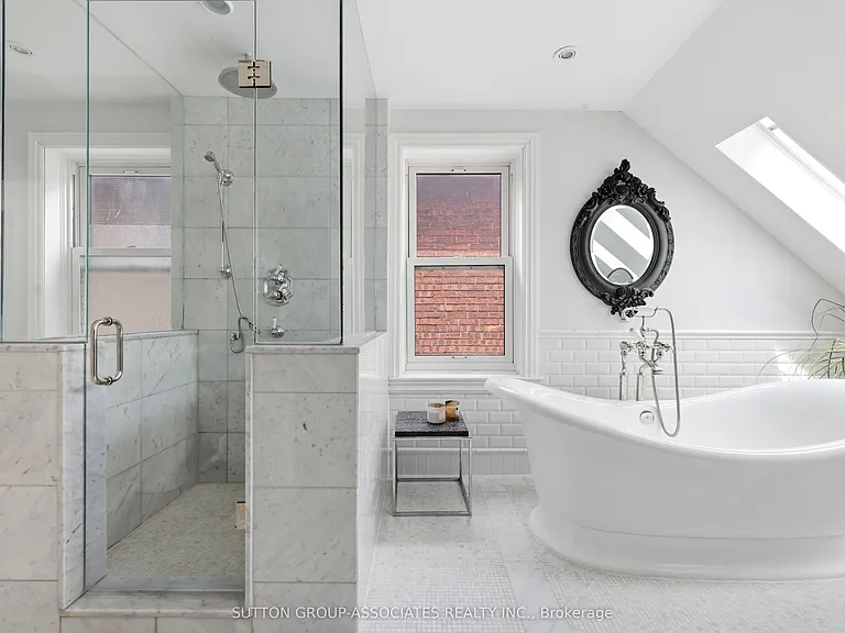33 Albany Ave — Photo 35