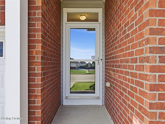 4th image of 225 Saint Regis Dr