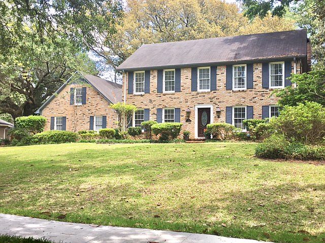 1st image of 513 Shenandoah Rd W