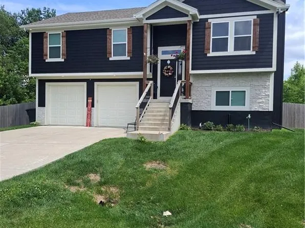 613 Dolinger Ct, Trimble, MO 64492