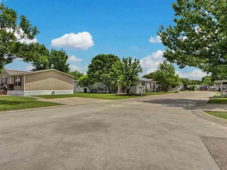Southfork — Photo 10