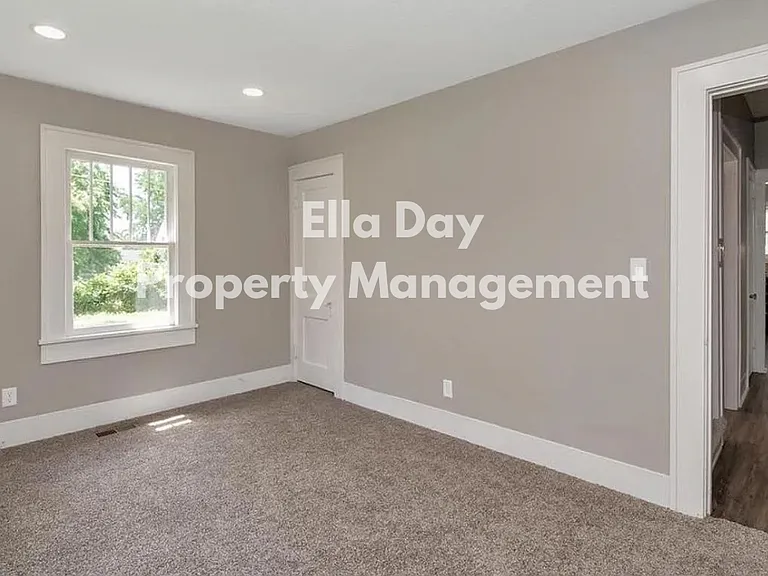 3437 Country Club Pl — Photo 7