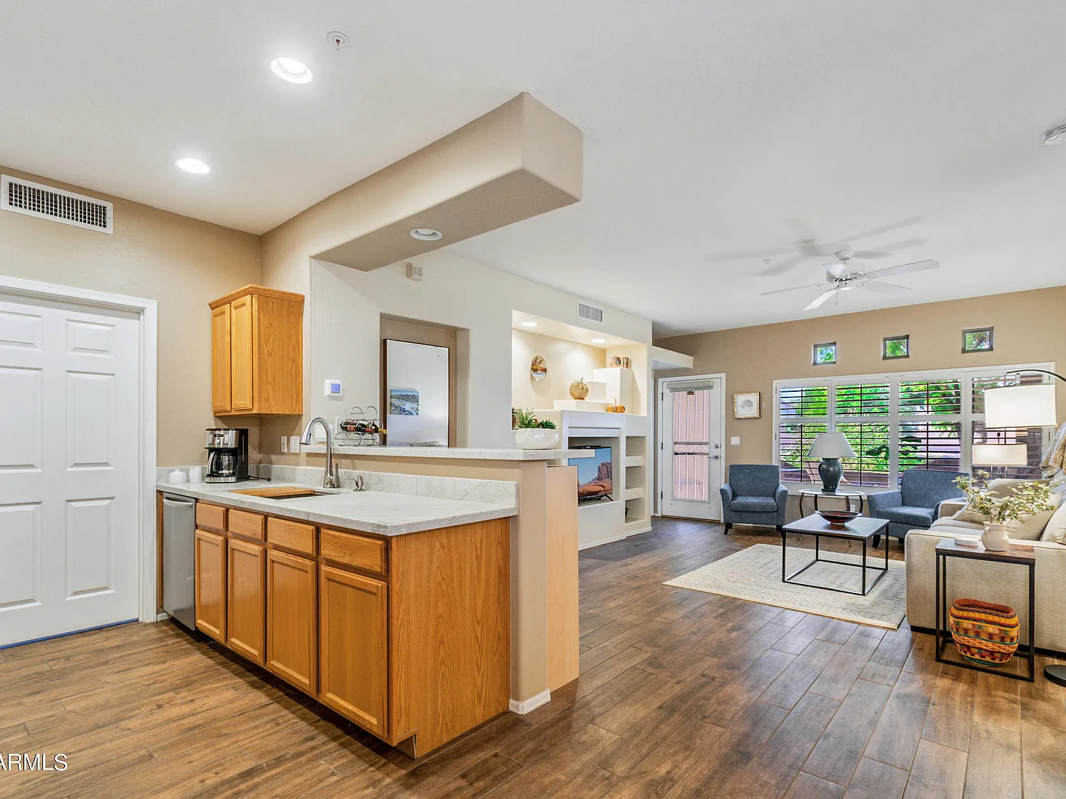2 bed, 2.0 bath, 1092 sqft, $2,500 — Photo 2
