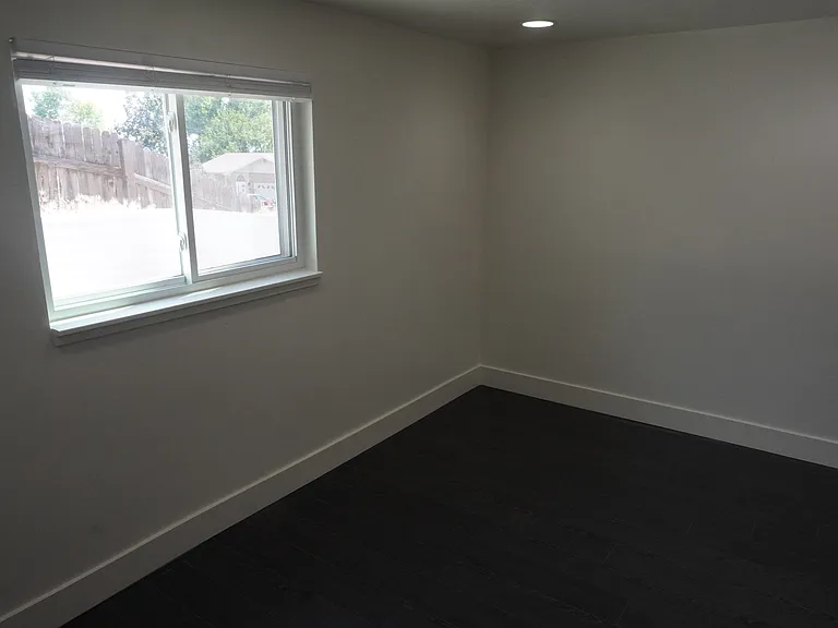 S 1680 E — Photo 11