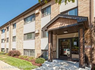700 10th St NW APT 18, New Brighton, MN 55112