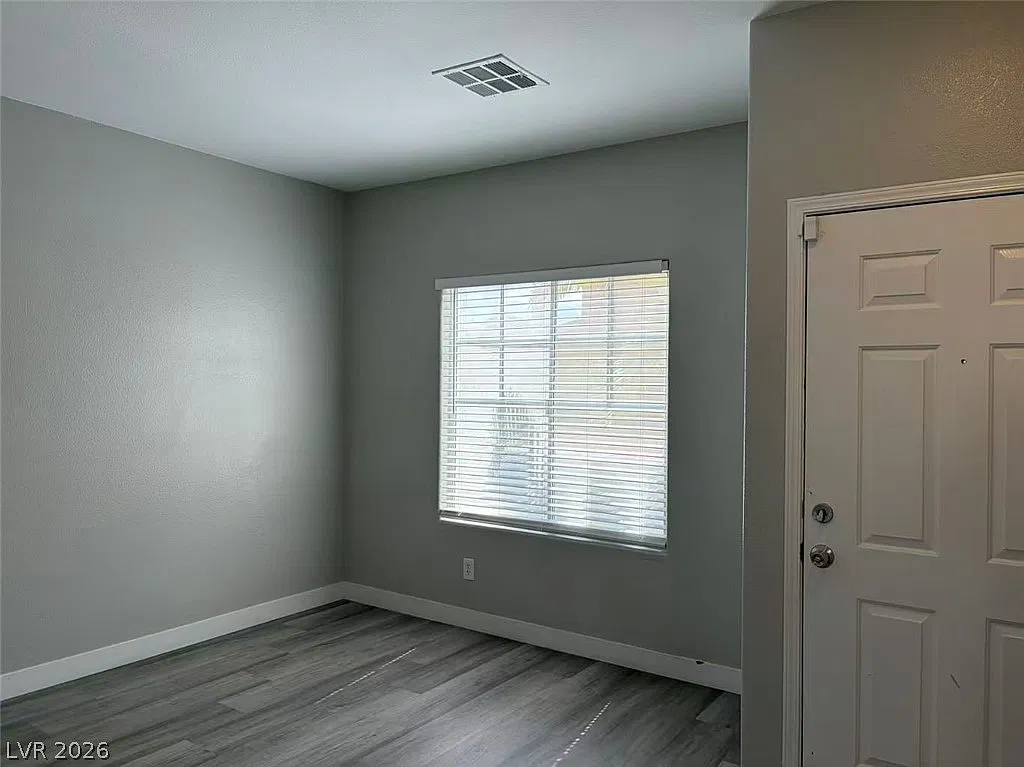 3 bed, 3.5 bath, 1829 sqft, $1,995 — Photo 3