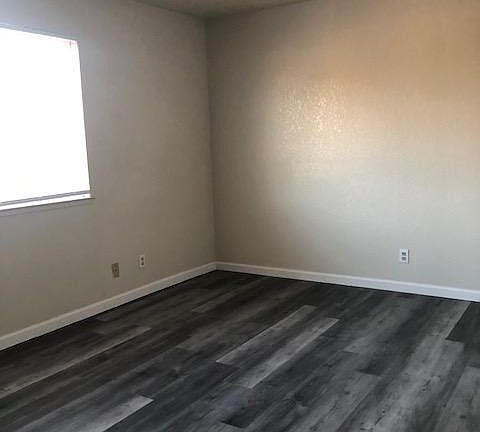 5th image of 537 E Elm St #9