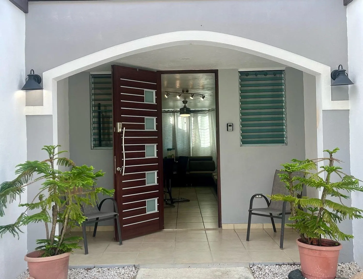 3 bed, 2.0 bath, 1850 sqft, $2,300 — Photo 4