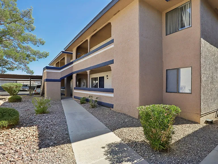 Pacific Palms Apartment Homes — Photo 30