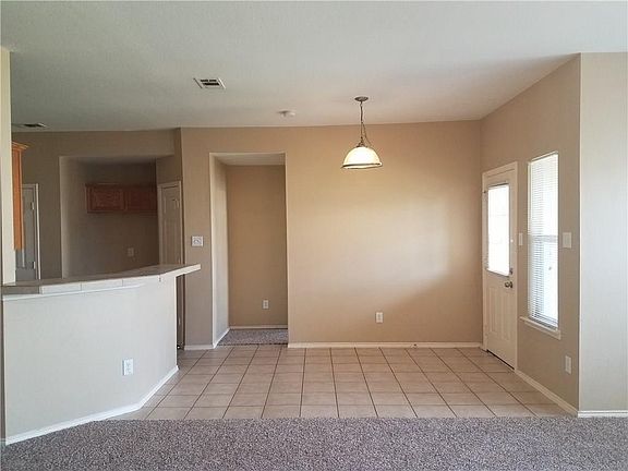 2nd image of 812 Alder Dr