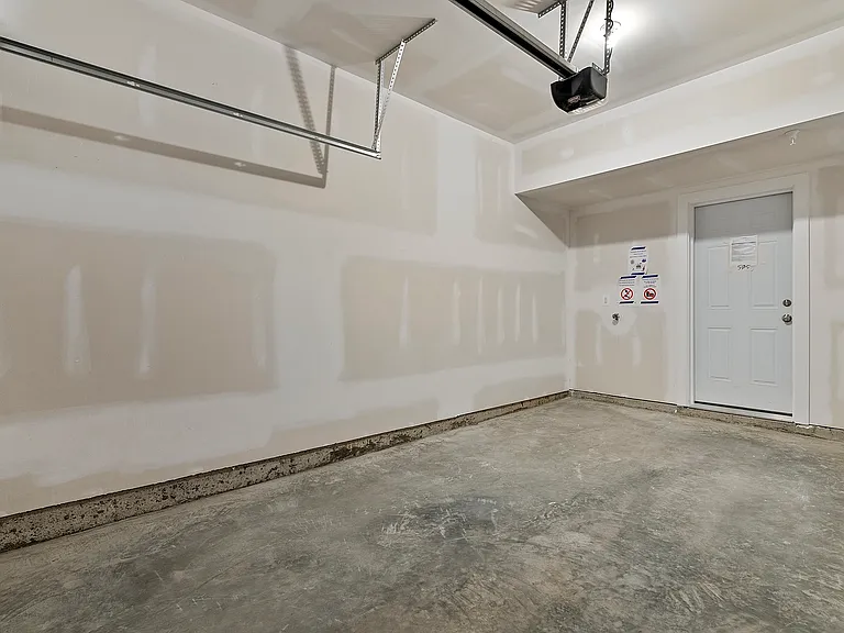 1509 Moore St — Photo 5