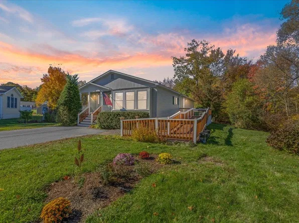 6 Aberdeen Drive, Stratham, NH 03885