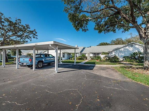 3rd image of 4215 Castlewood Dr
