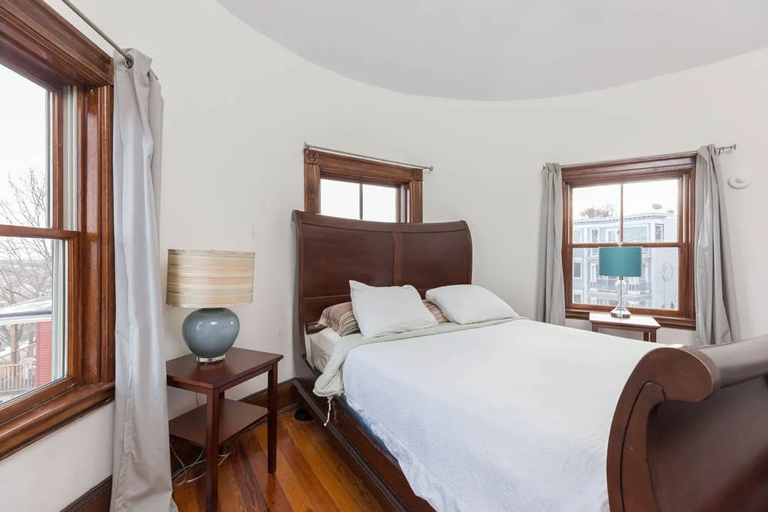 3 bed, 1.0 bath, $5,967 — Photo 3