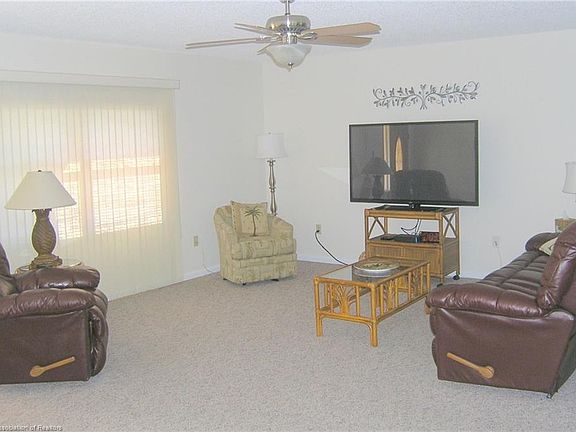 4th image of 121 Crestview Ter