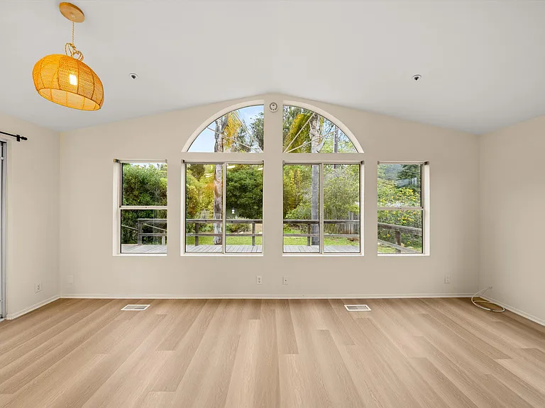 3184 Serena Ave — Photo 9