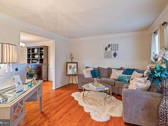 4th image of 14798 Edison Ct