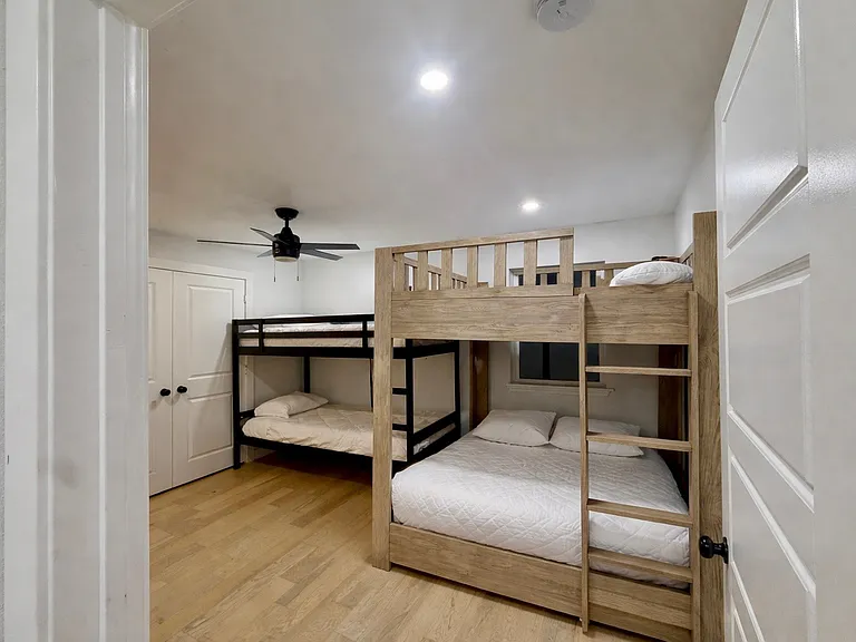 7047 Whitehill St — Photo 3