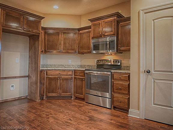 4th image of 707 Burgundy Ct Lot 147