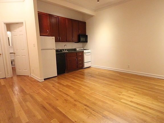 2nd image of 112 W 72nd St APT 2F